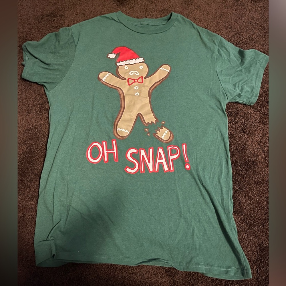 C&P Branded green gingerbread Oh Snap Christmas short sleeve shirt M